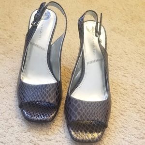 Tahari open toe shoes